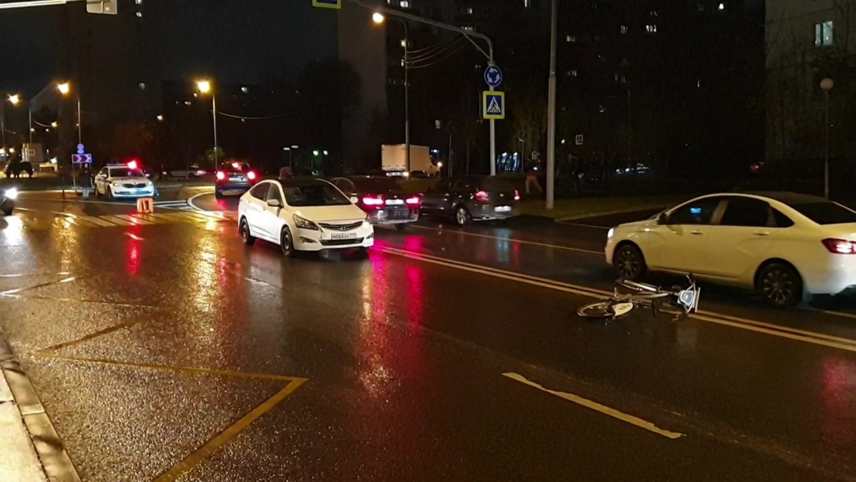 Запад москвы происшествия. Запад москвы происшествия. Дтп бунинская аллея. Запад москвы происшествия. Дтп на вешняковской улице.