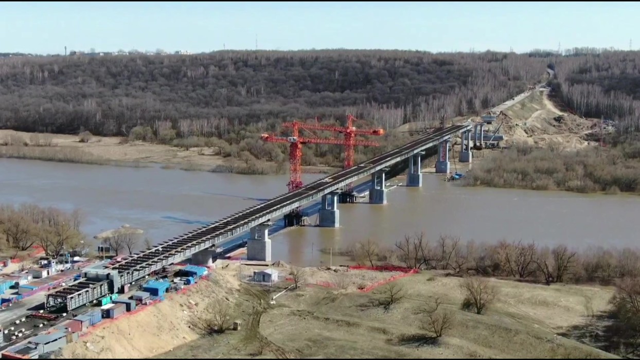 Новый мост через оку в рязани. Мост Ока Кашира. Мост Ступино Кашира. Мост через оку Симферопольское шоссе. Река Ока Кашира мост.