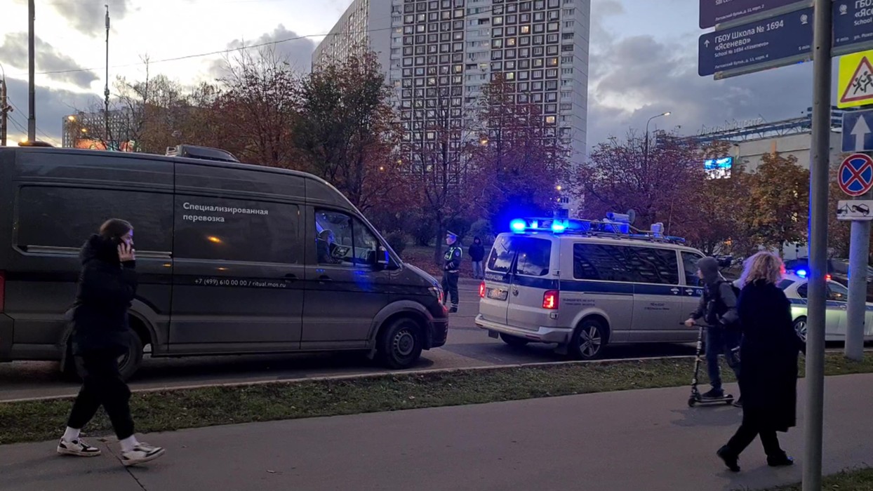 Автобус сбил ребенка. Происшествие на литовском бульваре. Мальчика сбил автобус Ясенево.