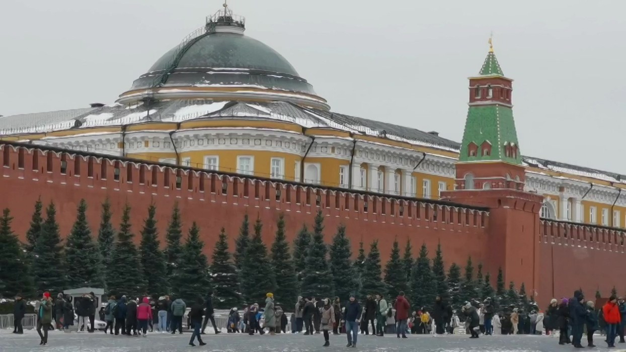 красная площадь в москве 1 января 2024. красная площадь в москве 1 января 2024. атака на москва сити. москва в январе. пазлы красная площадь.