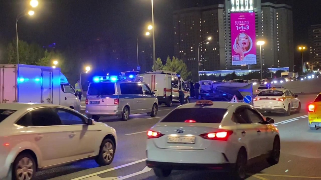Смертельное ДТП на Ленинском проспекте парализовало движение