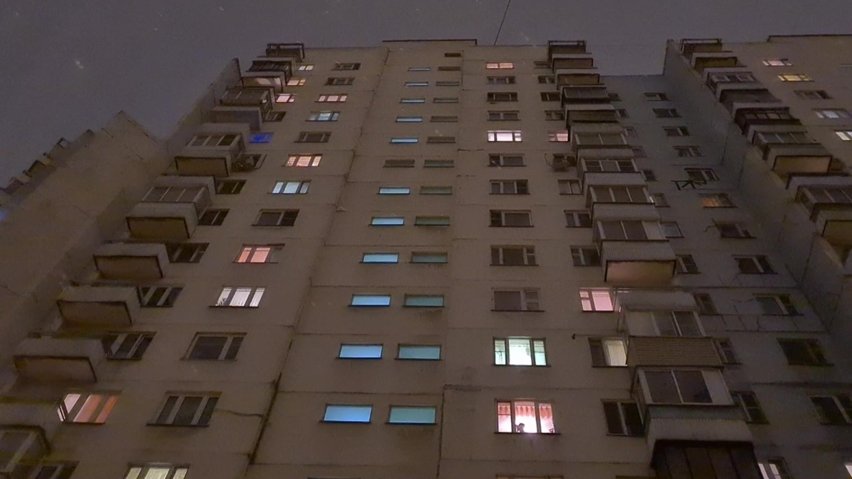 Проезд через дом. Москва гурьевский пр 11к1. Площадка перед домом из плитки. Проезд через дом. Проезд через дом.