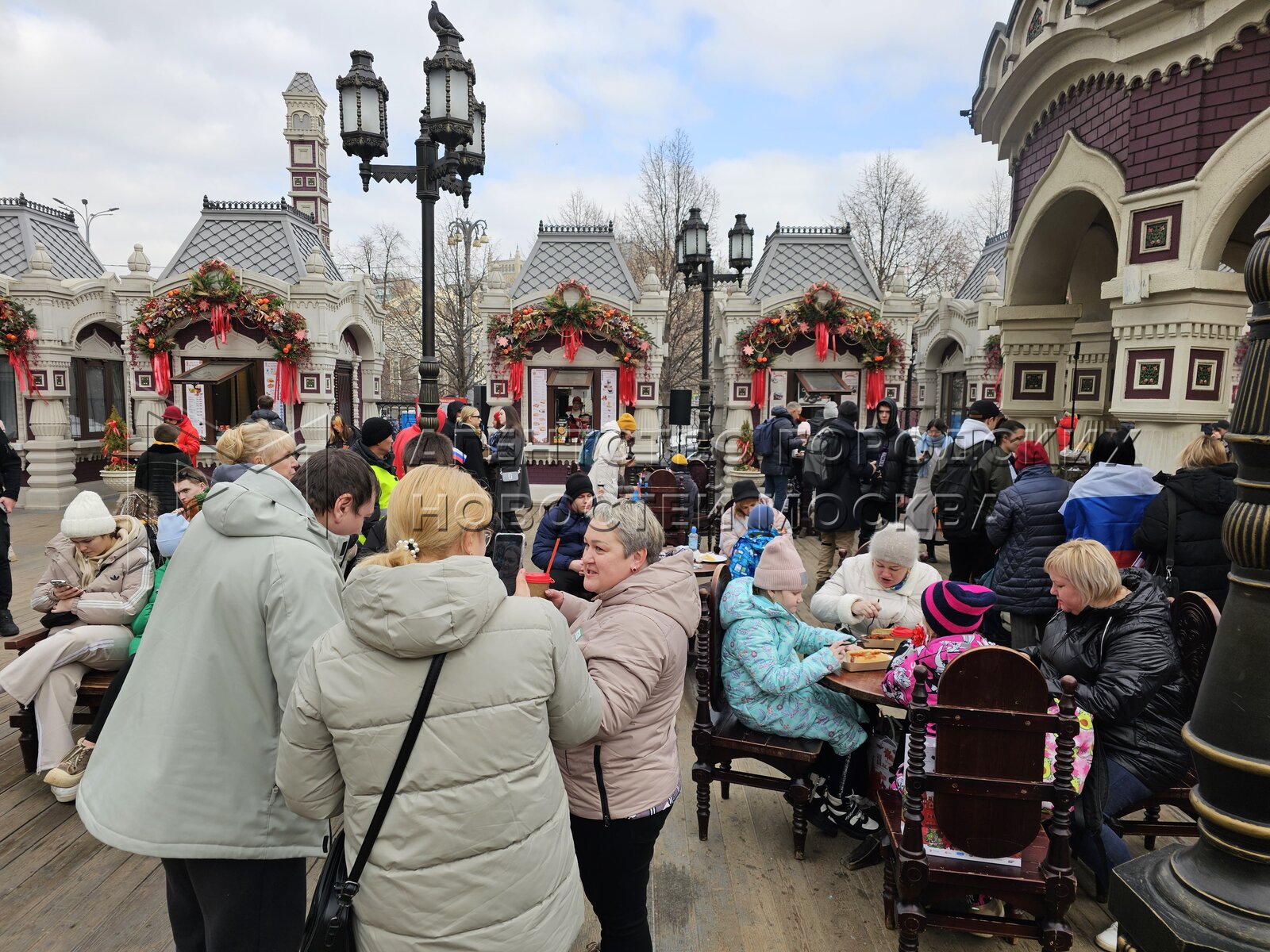 баррикады в петрограде 1917 года. маковский толкучий рынок в москве. тюменская городская дума в 1917 году. рынок 19 век москва. московская городская дума 1917.